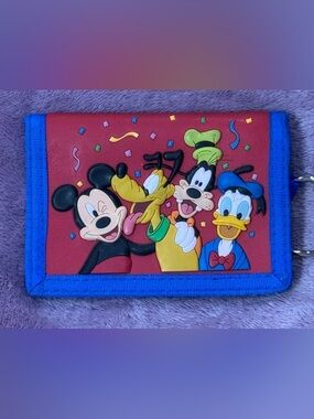 Disneyland resort bi-fold Velcro closure wallet